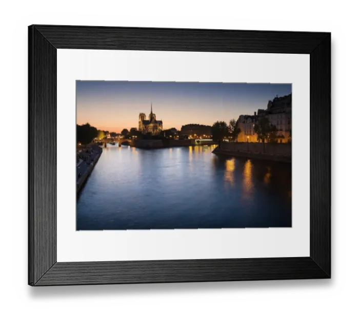 Framed Print : Notre Dame de Paris at sunset from Pont de la Tournelle Framed Print : Notre Dame de Paris at sunset from Pont de la Tournelle