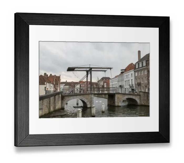 Framed Print : Duinenbrug Bridge in Potterierei Canal in Bruges Framed Print : Duinenbrug Bridge in Potterierei Canal in Bruges