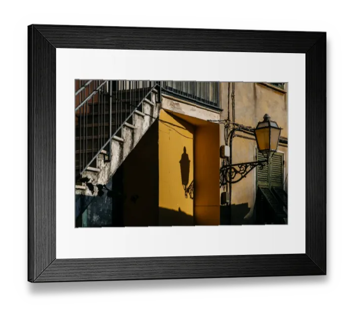 Framed Print : Lamp on wall in Manarola village, Cinque Terre National Park, Liguria, Italy Framed Print : Lamp on wall in Manarola village, Cinque Terre National Park, Liguria, Italy