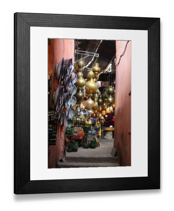 Framed Print : An alley in the souks of Marrakech Framed Print : An alley in the souks of Marrakech