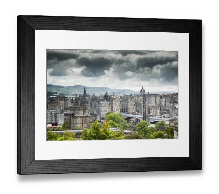 Framed Print : Edinburgh city view from Calton Hill looking towards the Old Town Framed Print : Edinburgh city view from Calton Hill looking towards the Old Town
