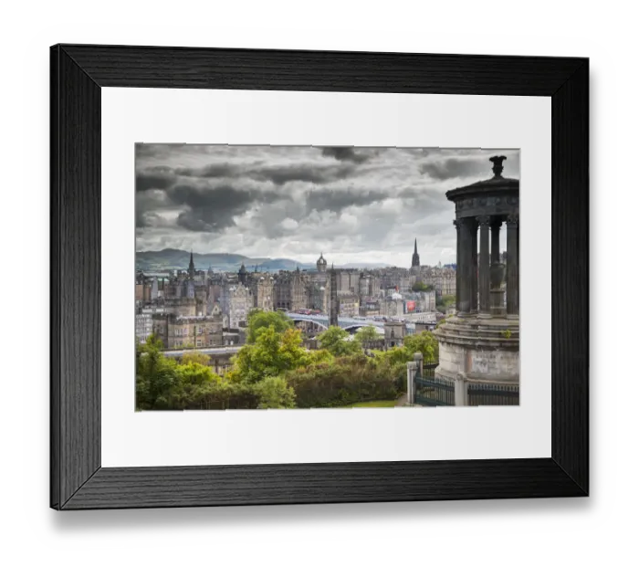 Framed Print : Edinburgh city view from Calton Hill looking towards the Old Town Framed Print : Edinburgh city view from Calton Hill looking towards the Old Town