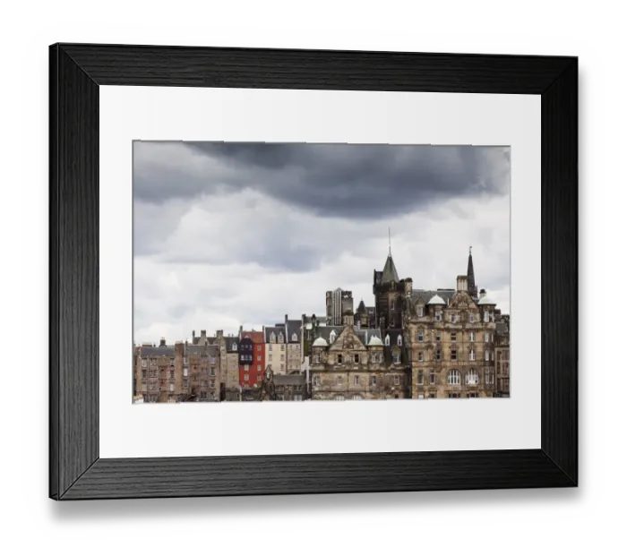 Framed Print : View of Edinburghs Old Town Framed Print : View of Edinburghs Old Town