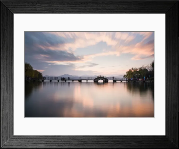 Framed Print : Scenic view of Yongjin Bridge on West Lake, Hangzhou Framed Print : Scenic view of Yongjin Bridge on West Lake, Hangzhou