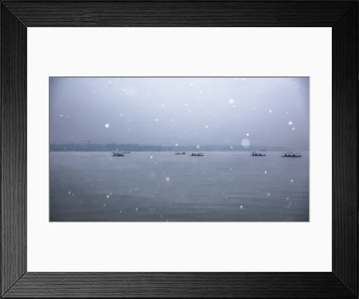 Framed Print : Scenic View Of Silhouette Boats On the West Lake In Snow, Hangzhou