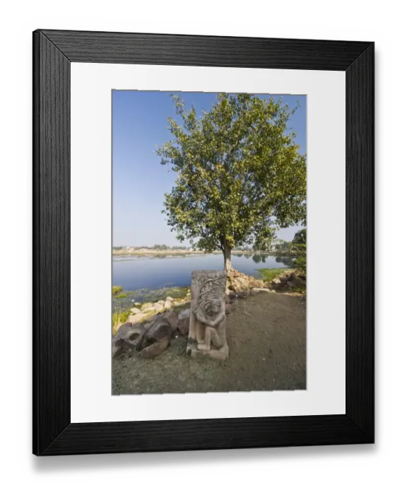 Framed Print : Roadside sculpture while entering into Khajuraho Framed Print : Roadside sculpture while entering into Khajuraho
