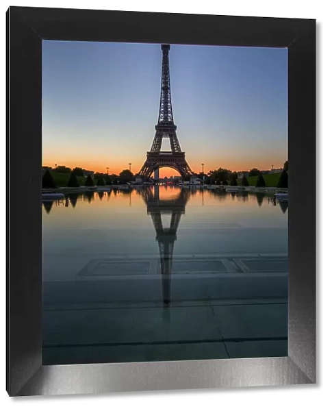 Eiffel reflection