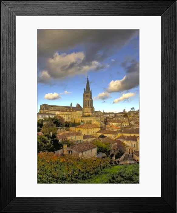 Framed Print : Saint-Emilion town view with Monolithic Church Framed Print : Saint-Emilion town view with Monolithic Church