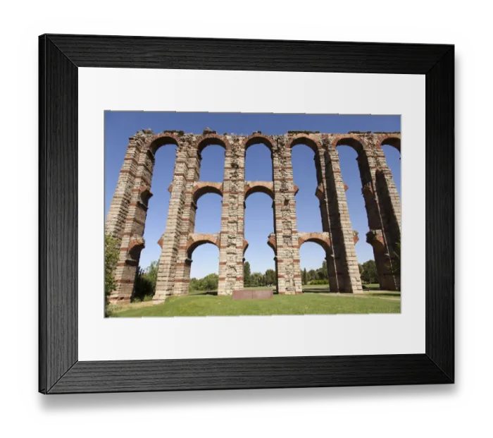 Framed Print : Ruined Roman aqueduct bridge of Merida