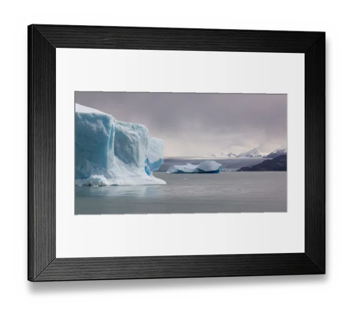 Framed Print : Icebergs on Lago Argentino Framed Print : Icebergs on Lago Argentino