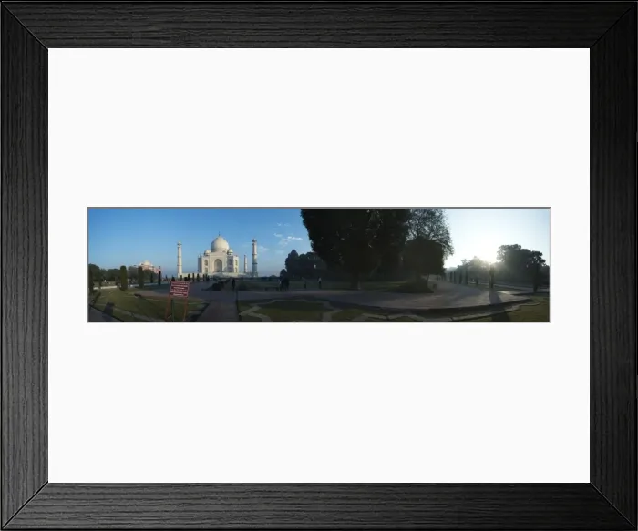 Framed Print : Early morning view of the Taj Mahal, Agra, Uttar Pradesh, India Framed Print : Early morning view of the Taj Mahal, Agra, Uttar Pradesh, India