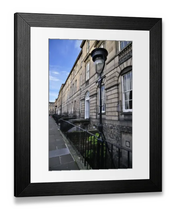 Framed Print : Drummond Place, New Town, Edinburgh, Scotland, UK Framed Print : Drummond Place, New Town, Edinburgh, Scotland, UK
