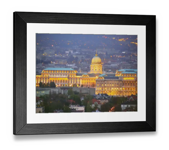 Framed Print : View of Buda Castle at night Framed Print : View of Buda Castle at night