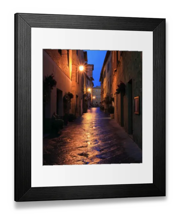 Framed Print : Blue hour at Pienza (Tuscany) Framed Print : Blue hour at Pienza (Tuscany)