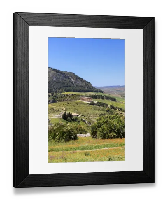 Framed Print : Archaeological Park of Segesta, general view Framed Print : Archaeological Park of Segesta, general view