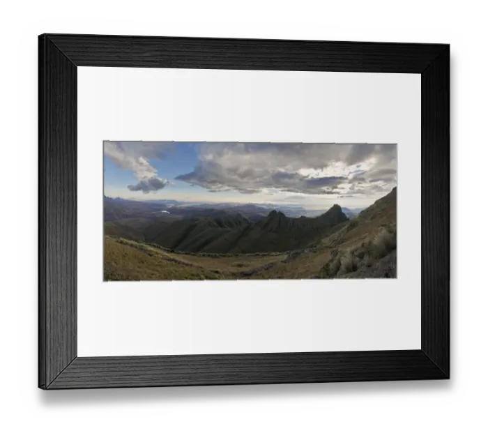 Framed Print : Panoramic view of mountain peak in Drakensberg Framed Print : Panoramic view of mountain peak in Drakensberg