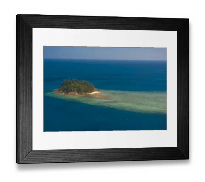 Framed Print : Aerial view of the Whitsunday Islands, Queensland, Australia Framed Print : Aerial view of the Whitsunday Islands, Queensland, Australia