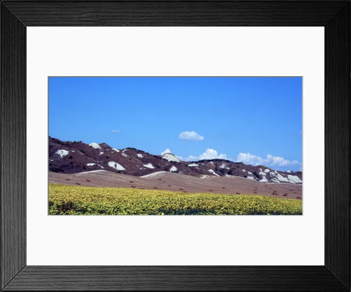 Framed Print : Tuscanys countryside landscape Framed Print : Tuscanys countryside landscape
