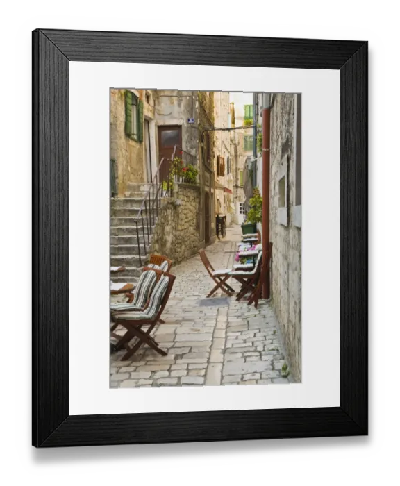 Framed Print : Street in Split Framed Print : Street in Split