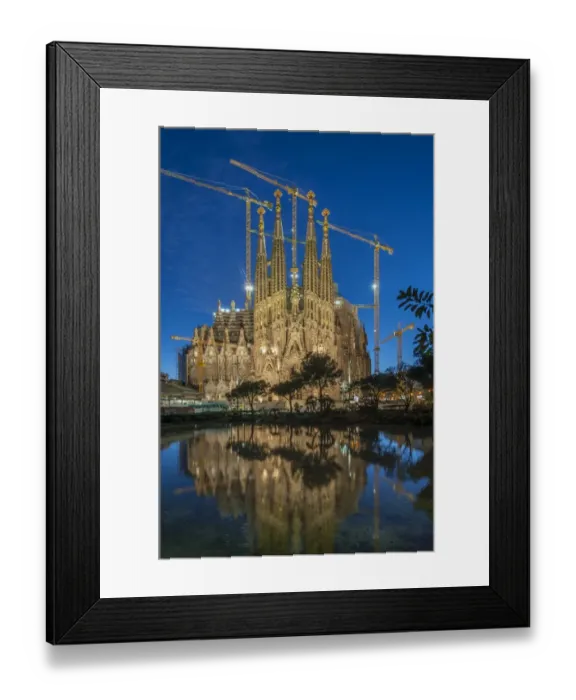 Framed Print : La Sagrada Familia in Barcelona, Spain Framed Print : La Sagrada Familia in Barcelona, Spain