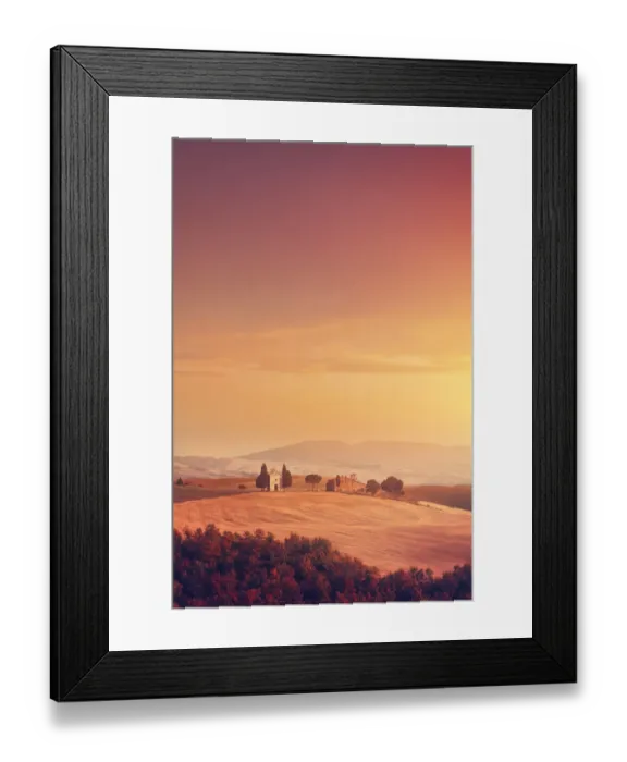 Framed Print : Landscape in Tuscany with the famous Capella di Vitaleta Framed Print : Landscape in Tuscany with the famous Capella di Vitaleta