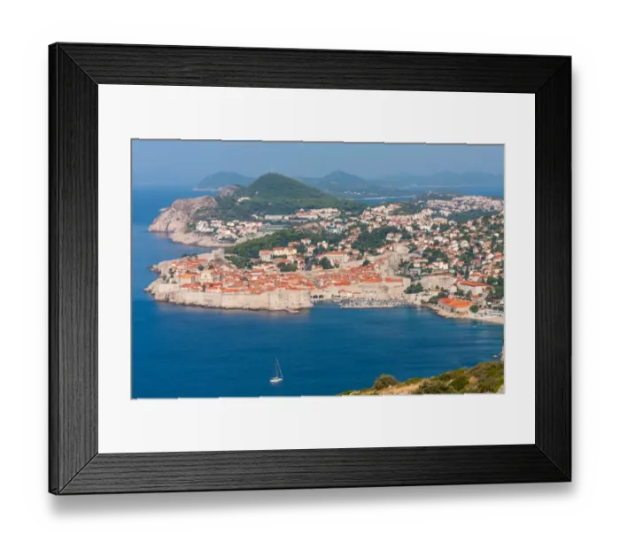 Framed Print : View of Dubrovnik Old Town, Croatia Framed Print : View of Dubrovnik Old Town, Croatia