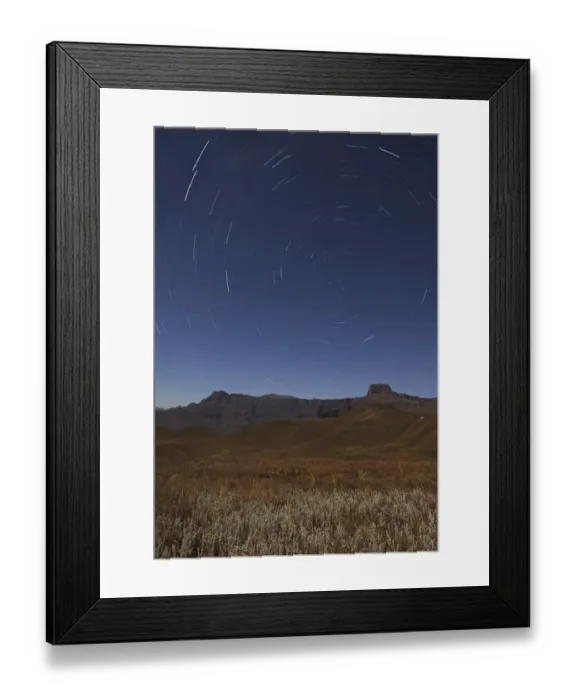 Framed Print : Star trails over the Amphitheatre range in the Drakensberg mountains, Kwazulu-Natal, South Africa Framed Print : Star trails over the Amphitheatre range in the Drakensberg mountains, Kwazulu-Natal, South Africa