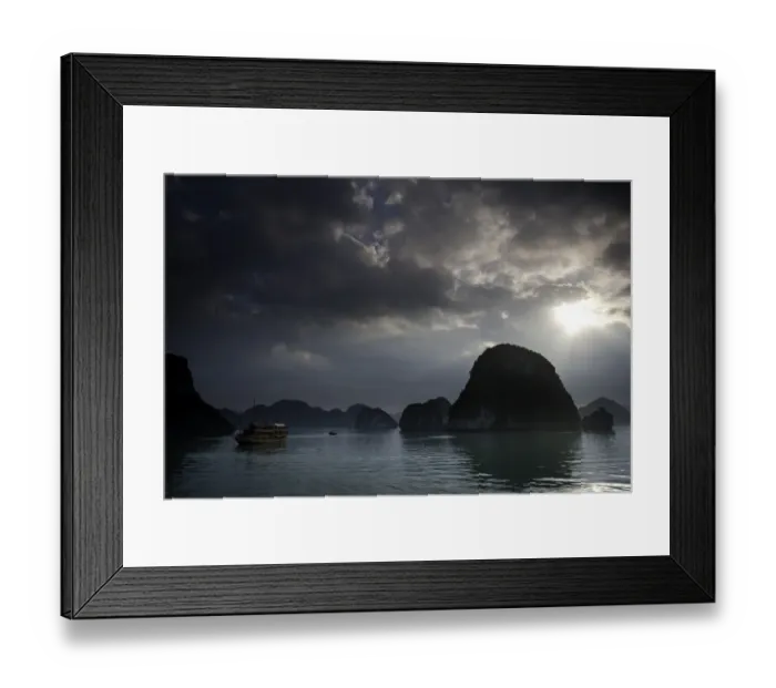 Framed Print : Ha Long Bay, Vietnam. UNESCO declared World Herita Framed Print : Ha Long Bay, Vietnam. UNESCO declared World Herita