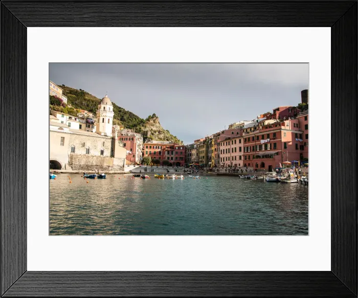 Framed Print : Vernazza. View of Vernazza (Vulnetia), small town near Riomaggiore, La Spezia Framed Print : Vernazza. View of Vernazza (Vulnetia), small town near Riomaggiore, La Spezia
