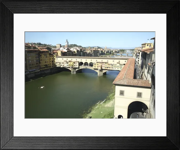Framed Print : Ponte Vecchio and Arno River, Florence, Italy Framed Print : Ponte Vecchio and Arno River, Florence, Italy