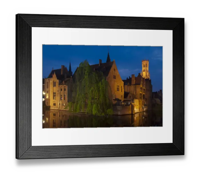 Framed Print : Brujas. El mayor atractivo de Brujas es su casco histAorico Framed Print : Brujas. El mayor atractivo de Brujas es su casco histAorico