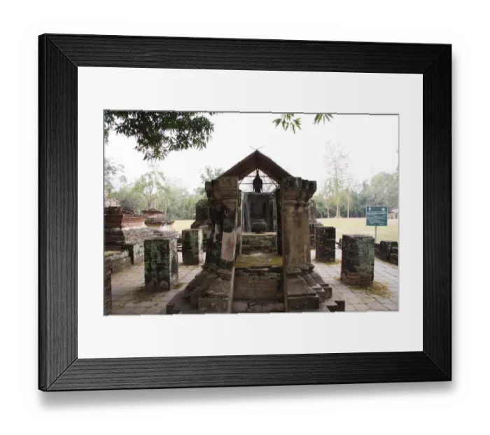 Framed Print : Rear View of Phra Atchana of Wat Sri Chum Framed Print : Rear View of Phra Atchana of Wat Sri Chum