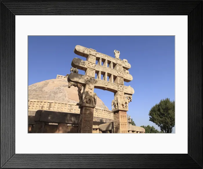 Framed Print : Buddhist stupa and gateway, Sanchi, India
