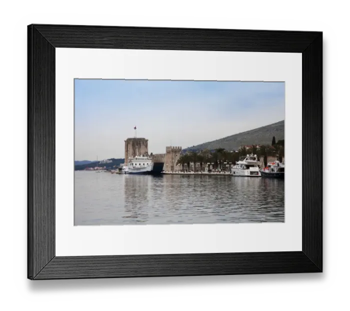 Framed Print : Fort Kamerlengo and Harbour Framed Print : Fort Kamerlengo and Harbour