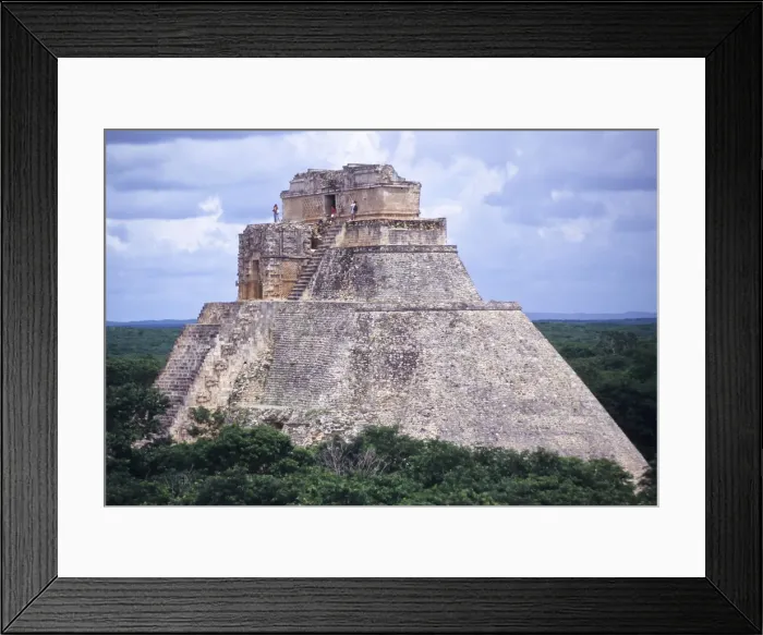 Framed Print : Uxmal Pyramid, Maya ruins, Yucatan, Mexico Framed Print : Uxmal Pyramid, Maya ruins, Yucatan, Mexico