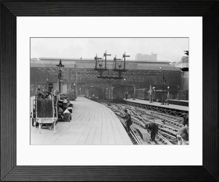 Framed Print : Charing Cross Station Framed Print : Charing Cross Station