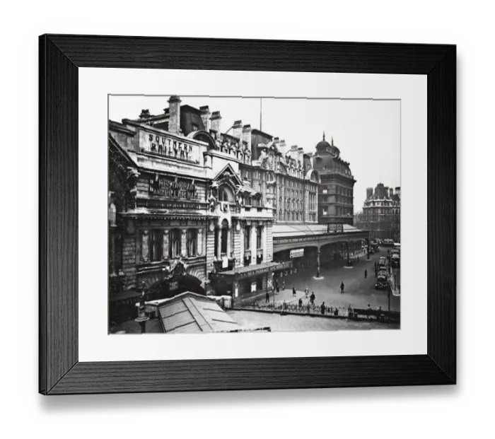 : Victoria Station : Victoria Station