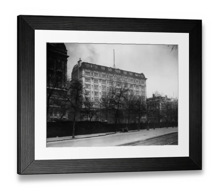 Framed Print : London Hotel Framed Print : London Hotel