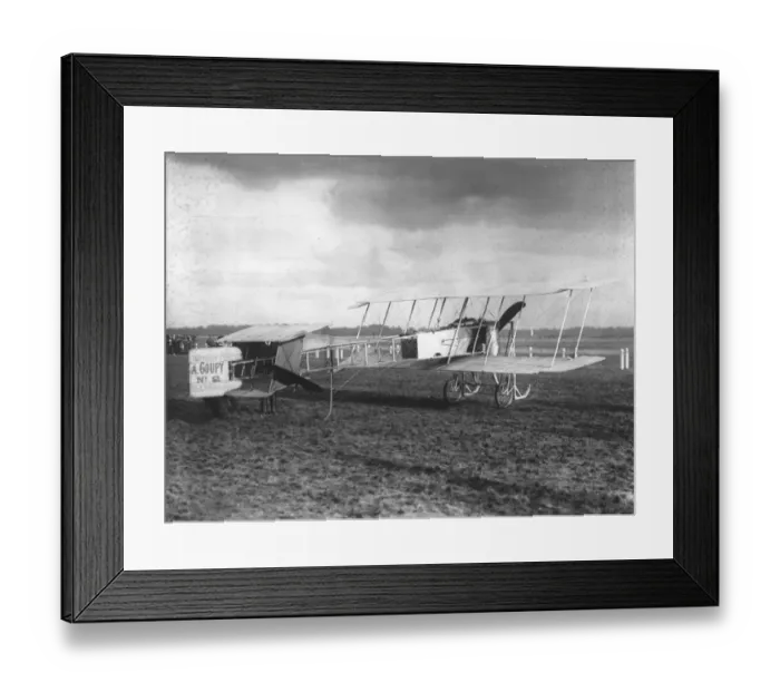 Framed Print : British Topical Press Agency (1903 - 1957) Framed Print : British Topical Press Agency (1903 - 1957)