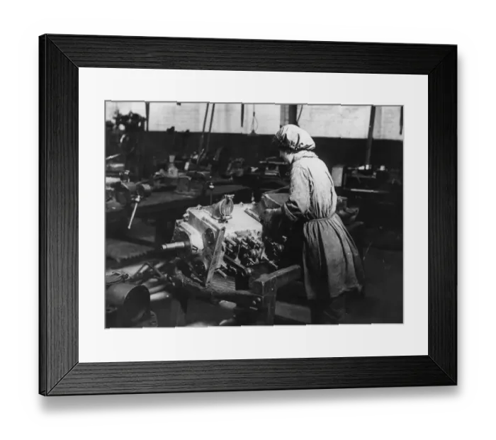 Framed Print : Women War Workers Framed Print : Women War Workers