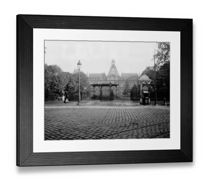 Framed Print : Le Havre. circa 1911: The Town Hall and public gardens at Le Havre Framed Print : Le Havre. circa 1911: The Town Hall and public gardens at Le Havre