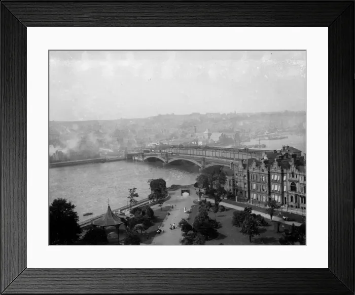 Framed Print : Rochester Bridge Framed Print : Rochester Bridge