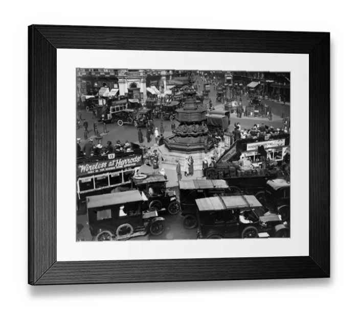 Framed Print : Piccadilly Circus Framed Print : Piccadilly Circus