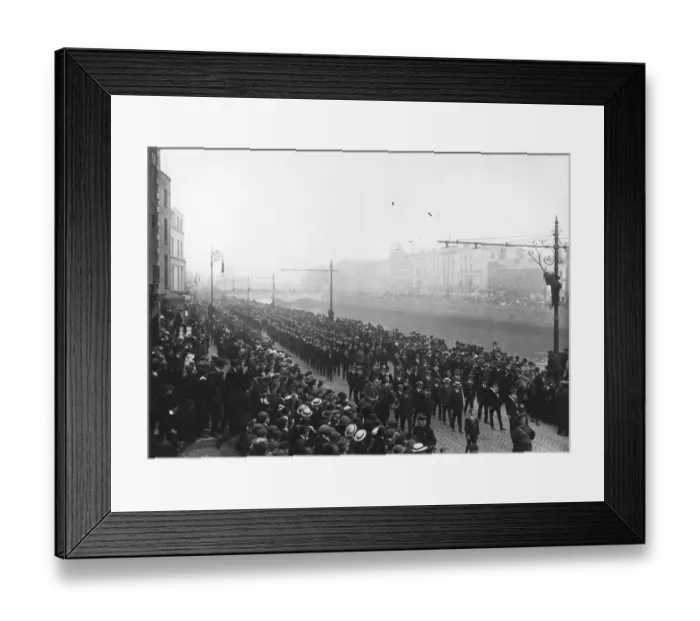Framed Print : Bachelors Walk Framed Print : Bachelors Walk