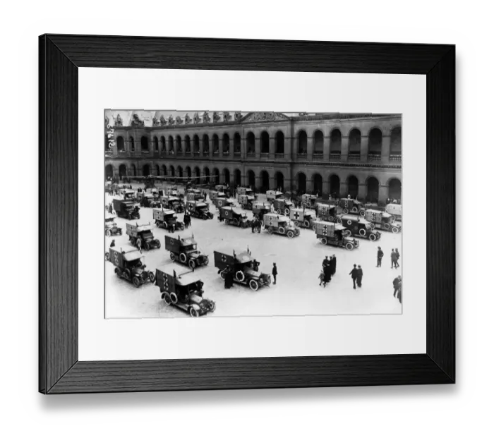 Framed Print : a Ambulances Framed Print : a Ambulances