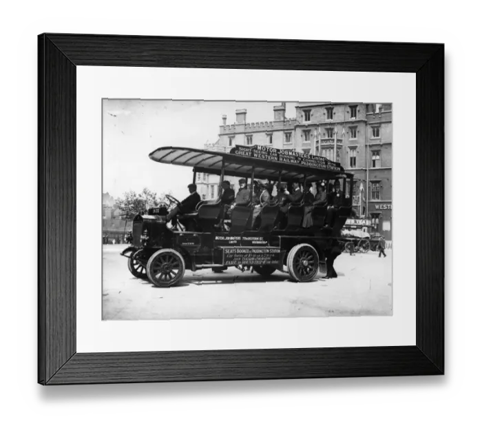 Framed Print : Sightseeing Bus Framed Print : Sightseeing Bus
