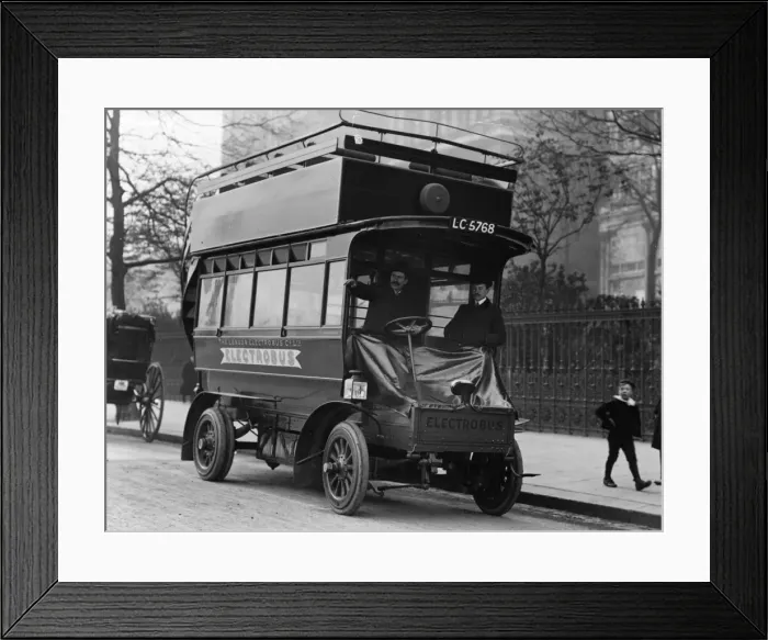 Framed Print : Electrobus