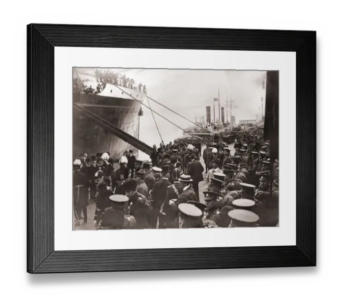 Framed Print : Canadian Regiment