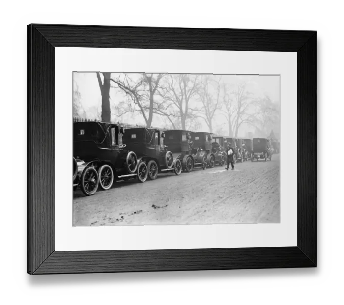 Framed Print : British Topical Press Agency (1903 - 1957) Framed Print : British Topical Press Agency (1903 - 1957)