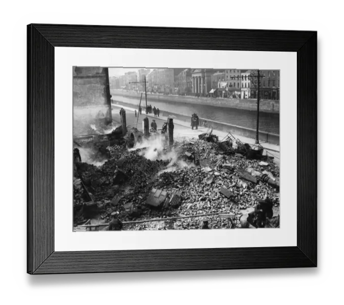 Framed Print : British Topical Press Agency (1903 - 1957) Framed Print : British Topical Press Agency (1903 - 1957)